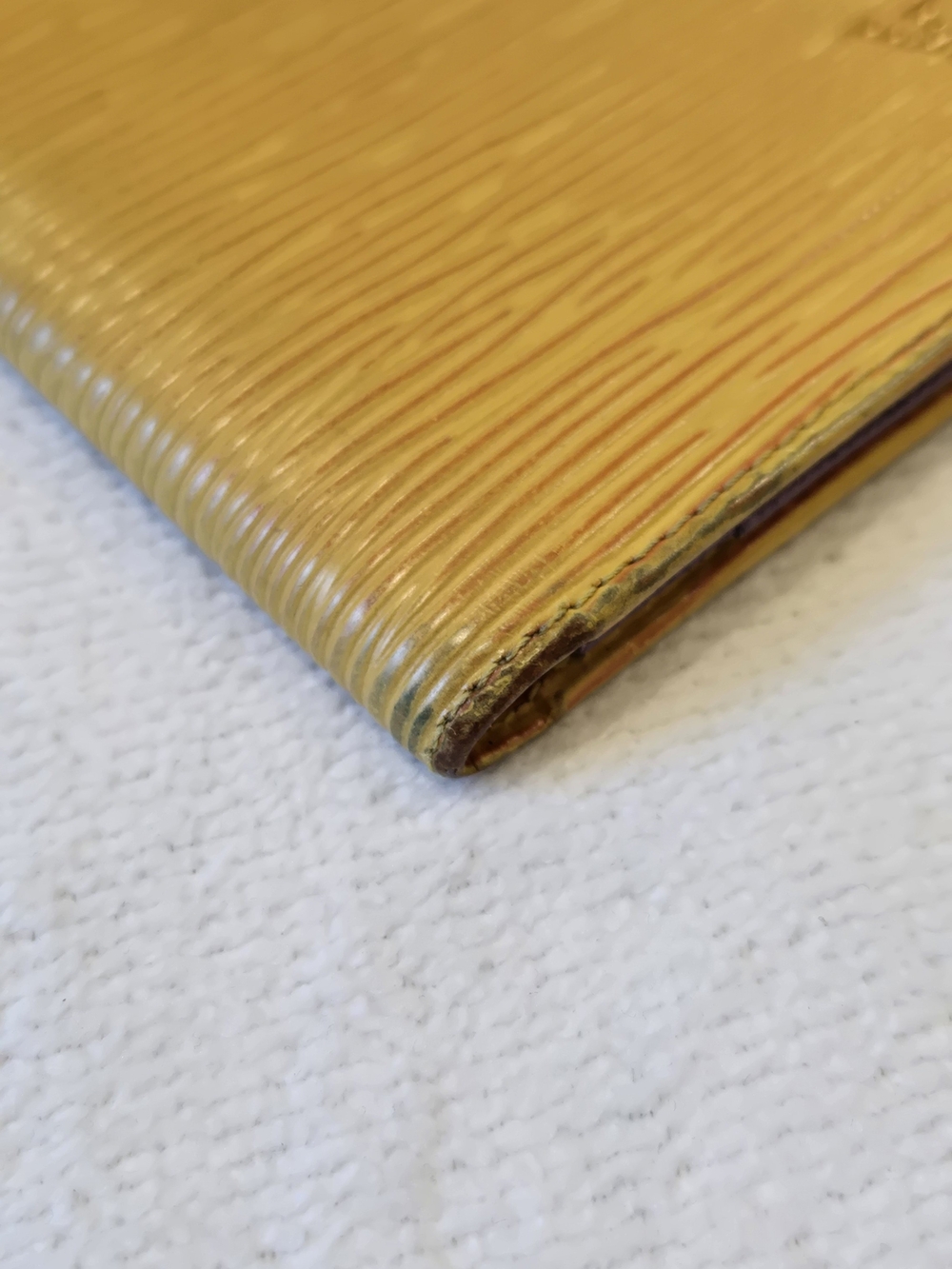 Louis Vuitton Authentic Yellow Epi Leather Long Card Holder - Picture 3 of 14